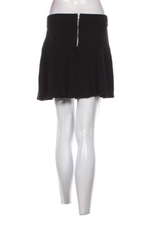 Пола H&M Divided, Размер S, Цвят Черен, Цена 2,04 €