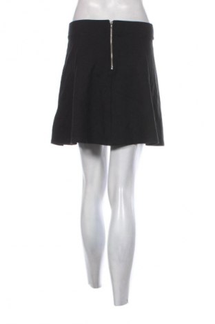 Пола H&M Divided, Размер M, Цвят Черен, Цена 2,04 €