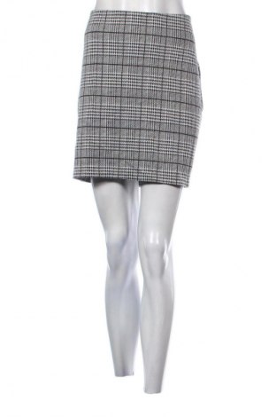 Пола H&M Divided, Размер XL, Цвят Многоцветен, Цена 2,04 €