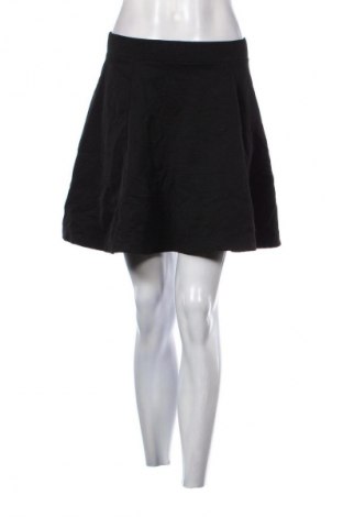 Пола H&M Divided, Размер M, Цвят Черен, Цена 2,04 €