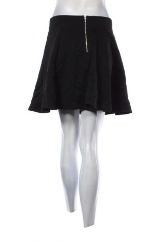 Пола H&M Divided, Размер M, Цвят Черен, Цена 2,04 €