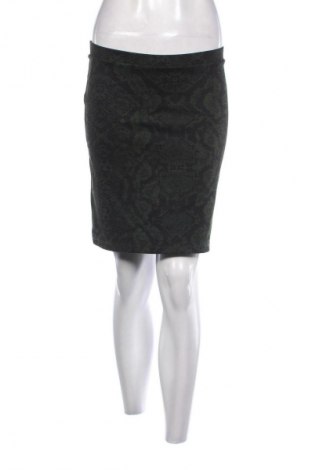 Пола Hema, Размер S, Цвят Многоцветен, Цена 2,04 €