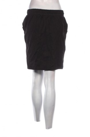 Пола Janina, Размер M, Цвят Черен, Цена 2,04 €