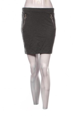 Пола Janina, Размер S, Цвят Сив, Цена 2,04 €