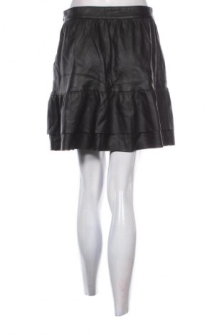 Пола NA-KD, Размер M, Цвят Черен, Цена 2,55 €