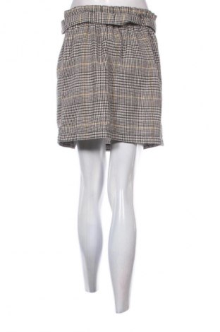 Пола New Look, Размер M, Цвят Многоцветен, Цена 2,04 €