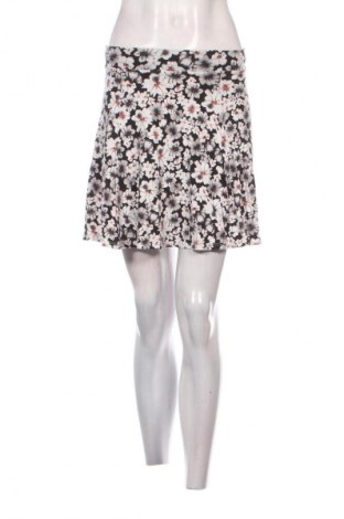 Пола New Look, Размер M, Цвят Многоцветен, Цена 2,04 €