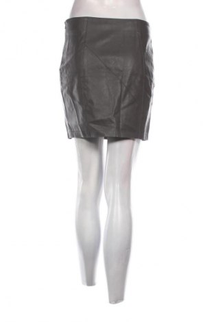 Пола Noisy May, Размер S, Цвят Сив, Цена 2,04 €