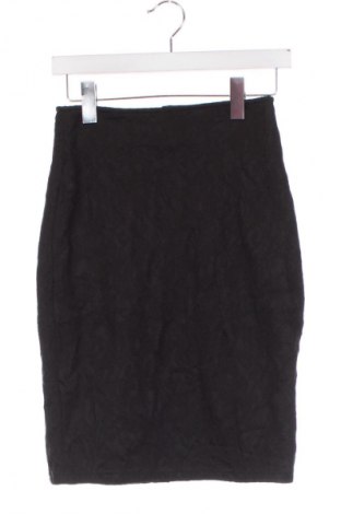 Пола Numph, Размер XS, Цвят Черен, Цена 2,04 €