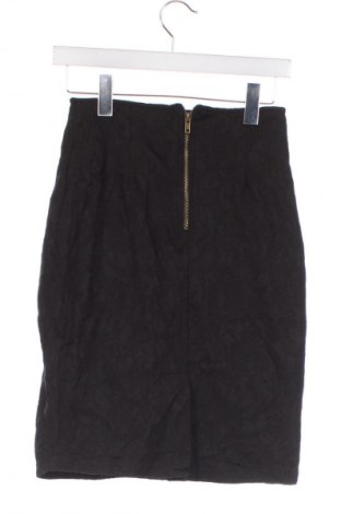 Пола Numph, Размер XS, Цвят Черен, Цена 2,04 €