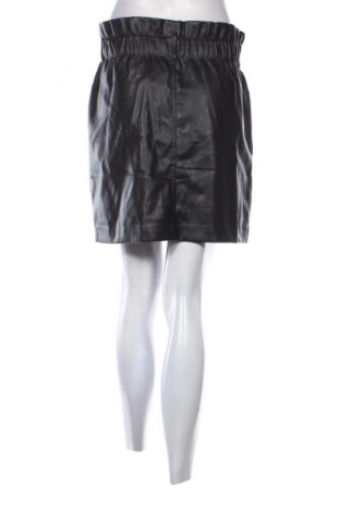 Пола ONLY, Размер M, Цвят Черен, Цена 2,04 €