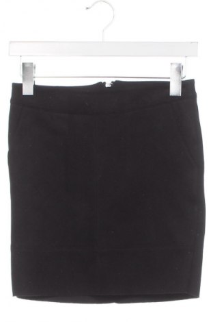 Пола ONLY, Размер XS, Цвят Черен, Цена 3,57 €