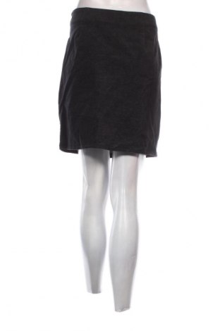 Пола Opus, Размер M, Цвят Черен, Цена 3,06 €