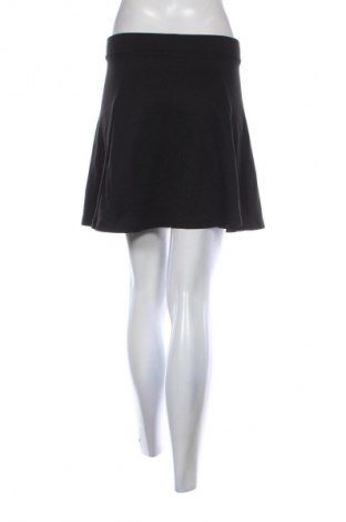 Пола Pigalle, Размер S, Цвят Черен, Цена 2,04 €