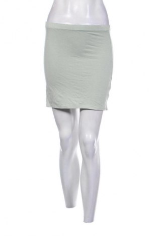 Пола Pretty Little Thing, Размер S, Цвят Зелен, Цена 2,04 €