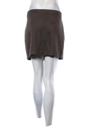 Пола Primark, Размер M, Цвят Зелен, Цена 2,04 €