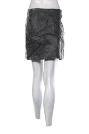 Пола Primark, Размер M, Цвят Черен, Цена 2,04 €