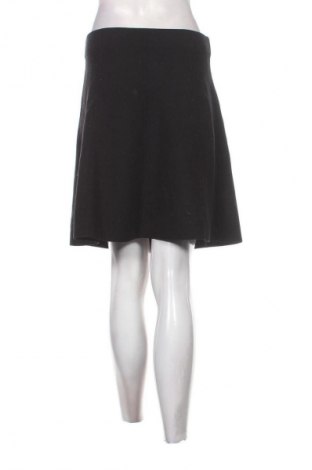 Пола Promod, Размер M, Цвят Черен, Цена 2,04 €