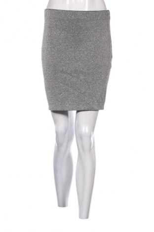 Пола Pull&Bear, Размер L, Цвят Многоцветен, Цена 2,04 €