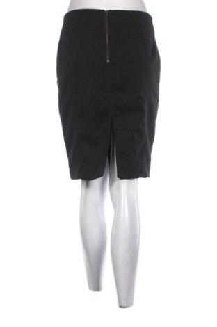 Пола Reserved, Размер M, Цвят Черен, Цена 2,04 €