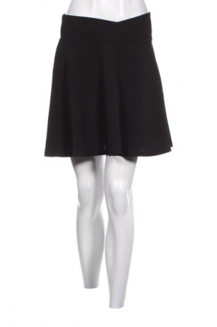 Пола SHEIN, Размер M, Цвят Черен, Цена 2,04 €