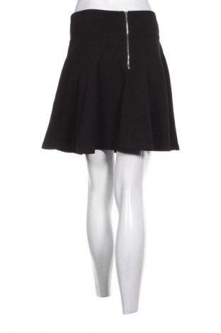 Пола SHEIN, Размер M, Цвят Черен, Цена 2,04 €