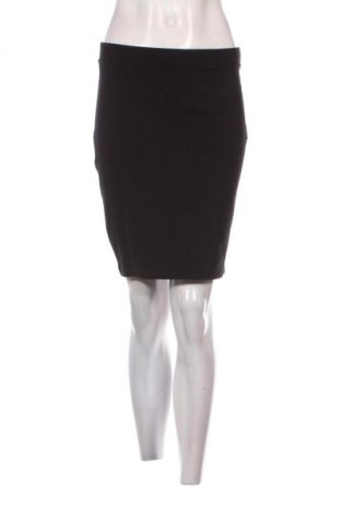 Пола Stradivarius, Размер S, Цвят Черен, Цена 2,04 €