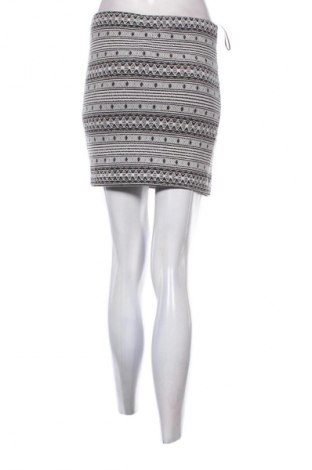 Пола Vero Moda, Размер S, Цвят Многоцветен, Цена 2,04 €