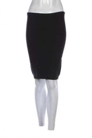 Пола Vero Moda, Размер M, Цвят Черен, Цена 2,04 €