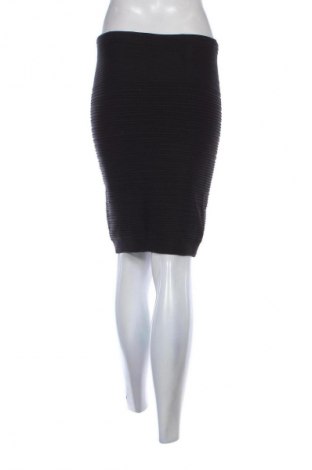 Пола Vero Moda, Размер M, Цвят Черен, Цена 2,04 €