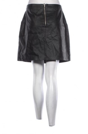 Пола Yessica, Размер M, Цвят Черен, Цена 2,04 €