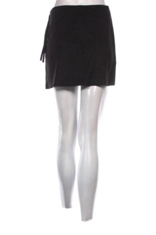 Пола Zara, Размер S, Цвят Черен, Цена 2,04 €