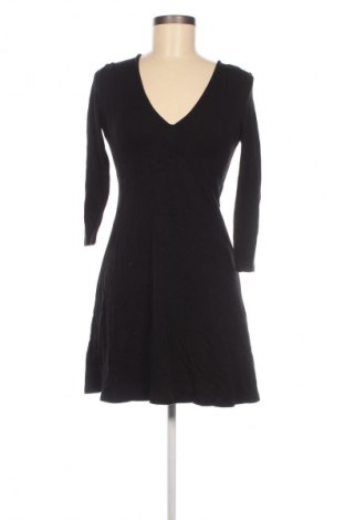 Рокля Bershka, Размер M, Цвят Черен, Цена 2,04 €