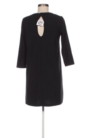 Šaty  Mango, Velikost M, Barva Černá, Cena  29,00 Kč