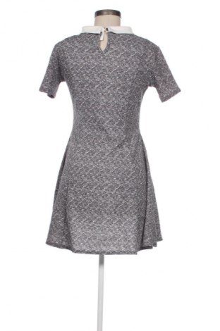 Šaty  New Look, Veľkosť L, Farba Sivá, Cena  8,95 €