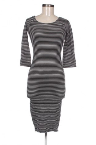 Šaty  Pull&Bear, Velikost M, Barva Vícebarevné, Cena  49,00 Kč