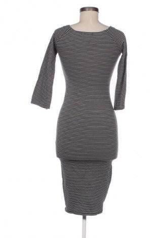 Šaty  Pull&Bear, Velikost M, Barva Vícebarevné, Cena  49,00 Kč