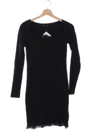 Šaty  Sinsay, Velikost XS, Barva Černá, Cena  49,00 Kč