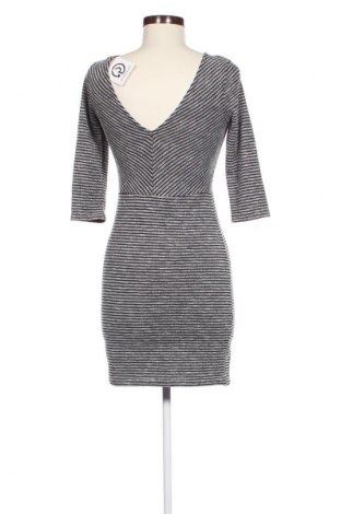 Рокля Yfl Reserved, Размер S, Цвят Многоцветен, Цена 2,04 €