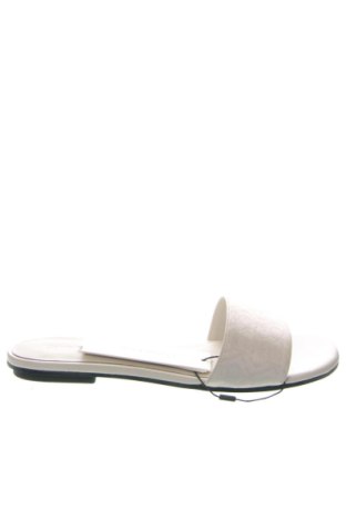 Чехли Calvin Klein, Размер 40, Цвят Екрю, Цена 42,43 €, #135865850