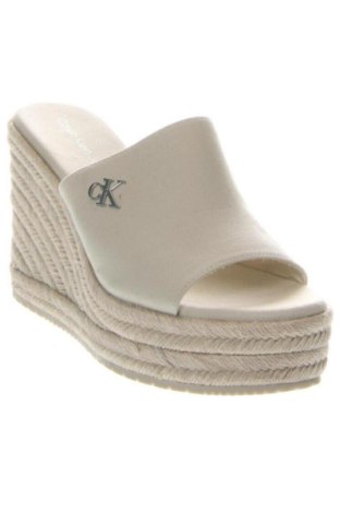 Pantolette Calvin Klein Jeans, Größe 39, Farbe Beige, Preis € 65,99