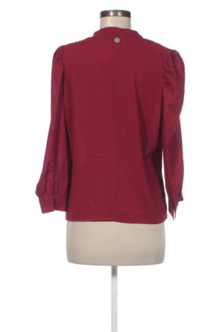 Damen Shirt Berna, Größe M, Farbe Rot, Preis 31,99 €