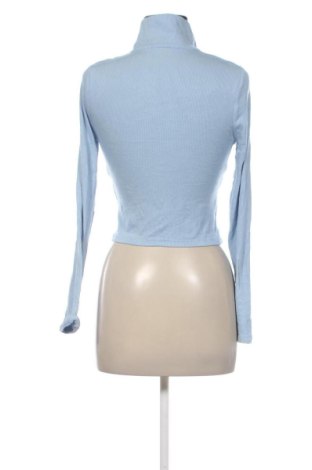 Dámská halenka Bershka, Velikost M, Barva Modrá, Cena  139,00 Kč