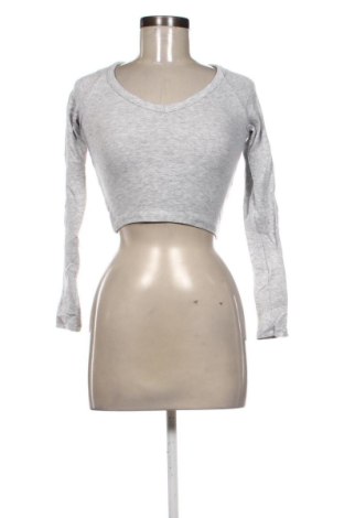 Γυναικεία μπλούζα Bershka, Μέγεθος S, Χρώμα Γκρί, Τιμή 6,99 €