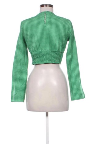 Damen Shirt Bershka, Größe S, Farbe Grün, Preis 15,92 €