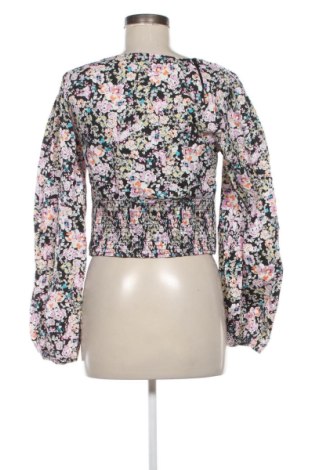 Дамска блуза Gina Tricot, Размер M, Цвят Многоцветен, Цена 10,73 €