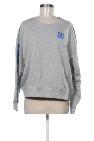 Damen Shirt Jette, Größe XL, Farbe Grau, Preis 43,64 €