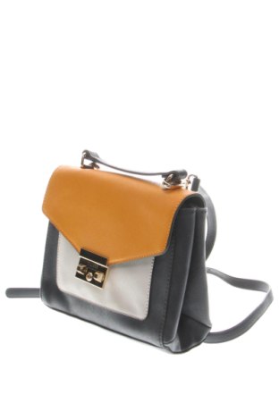 Dámská kabelka  Guess, Barva Vícebarevné, Cena  4 049,00 Kč