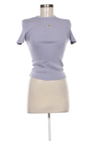 Damski T-shirt Calvin Klein Jeans, Rozmiar XS, Kolor Fioletowy, Cena 226,99 zł