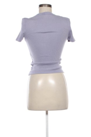Damski T-shirt Calvin Klein Jeans, Rozmiar XS, Kolor Fioletowy, Cena 226,99 zł